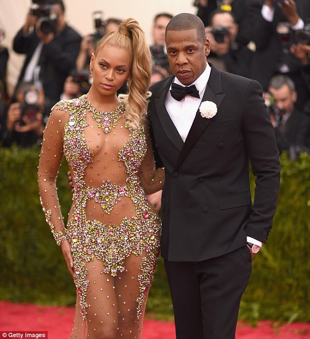Beyonce lần đầu khoe cặp sinh đôi - 6
Jay Z và Beyonce kết hôn cách đây 9 năm và hiện sở hữu khối tài sản chung lên tới hơn 1 tỷ USD.