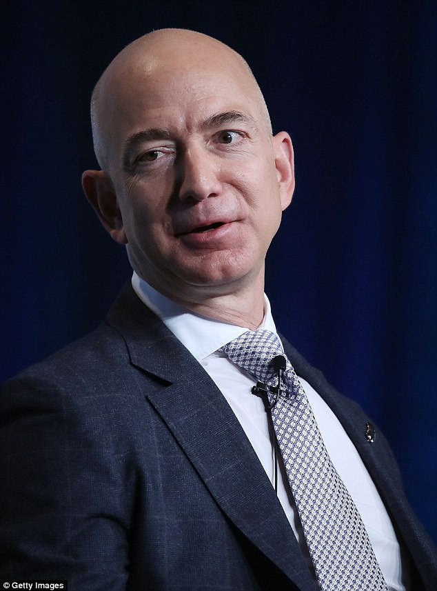 CEO Amazon giàu thứ 2 trên thế giới, chỉ đứng sau Bill Gates