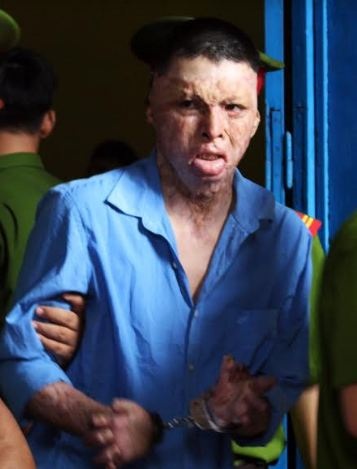 Hình hài của nam thanh niên dùng xăng thiêu sống người yêu - 1 Bị cáo Biển tại phiên tòa phúc thẩm.