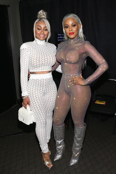 Người mẫu da màu gây sốc với trang phục hở bạo - 10
Blac Chyna và Keyshia Kaoir được mời giới thiệu giải Nghệ sỹ mới xuất sắc nhất
