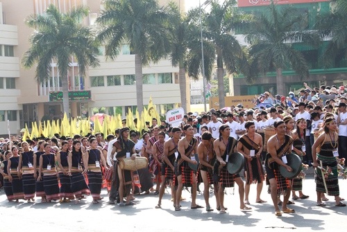 Khai mạc lễ hội đường phố đậm đà bản sắc dân tộc Tây Nguyên - 6 Đồng bào dân tộc tỉnh Kon Tum