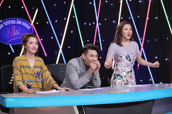Cô bé khiếm thị khiến giám khảo rơi nước mắt tại Vietnam Idol Kids - 8 Một số hình ảnh trong chương trình.