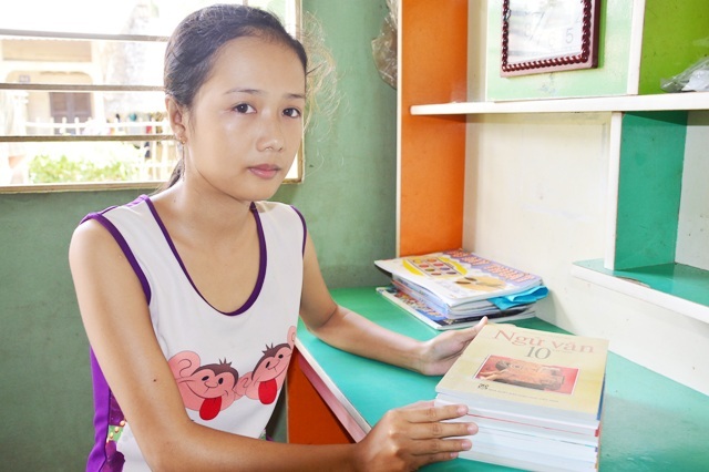 “Nữ sinh mồ côi đi làm thuê nuôi em” đã được nhận vào học lớp 10 - 1 Em Kiều Trang đã được nhận vào học lớp 10 năm học 2017-2018.