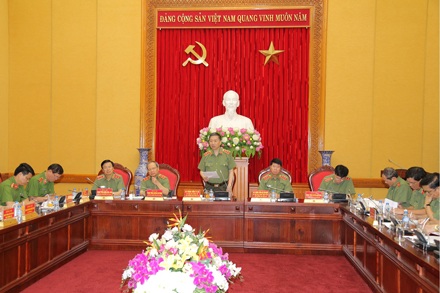 Bộ trưởng Công an: Tăng cường đảm bảo an ninh dịp lễ 30/4 - 1/5 - 1 Bộ trưởng Bộ Công an Tô Lâm chủ trì cuộc họp yêu cầu công an các đơn vị, địa phương đảm bảo tình hình ANTT trong dịp lễ kỷ niệm 30/4 -1/5.