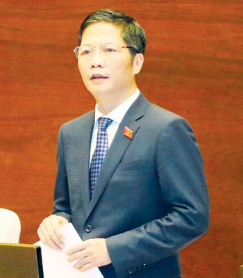 Bộ Công Thương - Chuyển động tích cực từ đòi hỏi thực tiễn và của cử tri cả nước - 2
Bộ trưởng Trần Tuấn Anh trả lời chất vấn của đại biểu Quốc hội tại Kỳ họp thứ 2, Quốc hội khóa XIV (ngày 15/11/2016), cùng với những cam kết quyết liệt trong chỉ đạo, điều hành