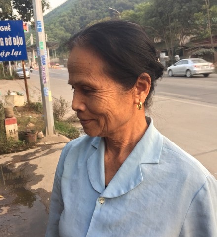 Vì sao người dân mong muốn bỏ trạm BOT Bờ Đậu? - 1 Bà Sang và rất nhiều người dân Thái Nguyên cũng như bạn đọc báo Dân trí tỏ ra vui mừng trước quyết định của Chủ tịch UBND tỉnh Thái Nguyên Vũ Hồng Bắc đề nghị Bộ GTVT xoá bỏ trạm BOT Bờ Đậu.