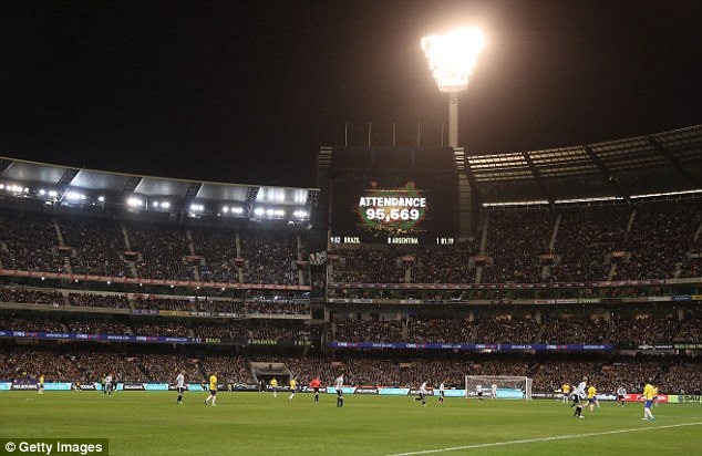 Những khoảnh khắc kinh điển ở đại chiến Brazil-Argentina - 4
95,569 khán giả đến sân Cricket Ground theo dõi trận đấu