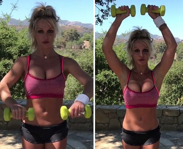 Britney Spears khoe dáng săn chắc trong phòng tập - 7 
Nữ ca sĩ nổi tiếng khuyến khích những phụ nữ giống như cô chăm chút bản thân và luyện tập để khỏe mạnh vể thể chất và vui vẻ về tinh thần.