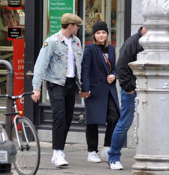 
Chuyện tình của Brooklyn và Chloe cũng được fan ủng hộ.
