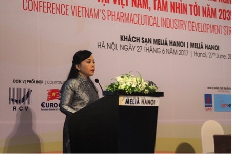 Ngành công nghiệp dược: “Ngoại” lấn lướt “nội” đến bao giờ? - 1 Bà Nguyễn Thị Kim Tiến, Bộ trưởng Bộ Y tế phát biểu tại hội thảo. (Ảnh: Hồng Vân)