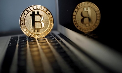 "Sở hữu Bitcoin vẫn còn thực tế hơn đất trên mặt trăng" - 1 Tiền ảo Bitcoin hiện vẫn bị cấm lưu hành tại Việt Nam.