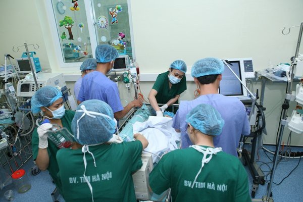Những bệnh viện đi đầu trong chuyển giao kỹ thuật cho tuyến dưới - 1
Bệnh viện Tim Hà Nội đi đầu trong công tác chuyển giao kỹ thuật cho bệnh viện vệ tinh