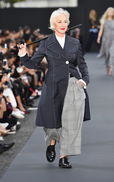 Dàn diễn viên, người mẫu hội tụ trong show thời trang tại Pháp - 12