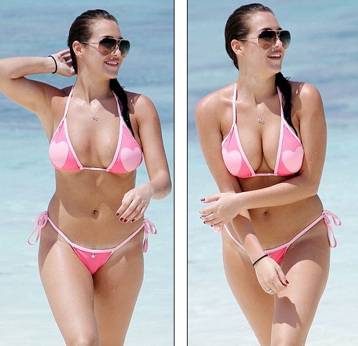 Người đẹp 9X đẹp bốc lửa trên biển - 1
Chloe Goodman tung tăng tắm biển tại Maldives ngày 29/4 vừa qua