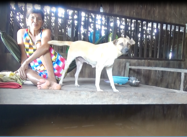 Mưa lớn cùng triều cường “làm khó” cuộc sống người dân - 1 Mưa lớn cùng triều cường “làm khó” cuộc sống người dân - 1