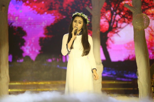 Ca sĩ Lê Trinh: Trốn chồng đi thi “Solo cùng Bolero”? - 2 Lê Trinh tại cuộc thi Solo cùng Bolero.