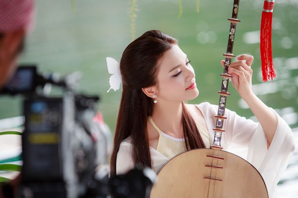 Rộn ràng nghệ sĩ ra MV nhạc xuân - Ảnh 7. Rộn ràng nghệ sĩ ra MV nhạc xuân - Ảnh 7.