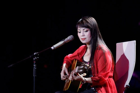 “Hương sắc tình yêu” tôn vinh nhạc sĩ Đinh Quang Hợp - 1 NSND Thái Bảo biểu diễn trong chương trình tôn vinh nhạc sĩ Đinh Quang Hợp cùng các nhạc sĩ Đoàn Bổng, Đức Hùng, Phạm Hữu Lý...