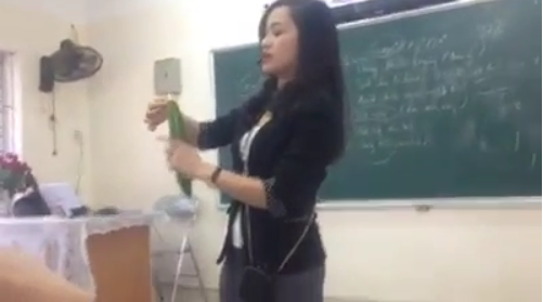 Cô giáo dạy dùng bao cao su: “Tôi từng khóc khi học sinh hỏi vì sao nghỉ dạy” - 4 Hình ảnh cô giáo hướng dẫn học sinh dùng bao cao su gây sốt mạng