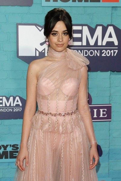 Tình cũ Justin Bieber khoe chân dài nõn nà - 18
Camila Cabello