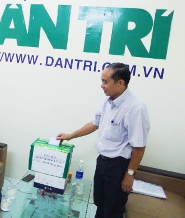 Bạn đọc Dân trí đã ủng hộ hơn 1,7 tỷ đồng giúp đỡ đồng bào miền núi bị lũ quét - 23
Dược sĩ Trần Y Đồng chia sẻ khó khăn với đồng bào vùng lũ phía Bắc