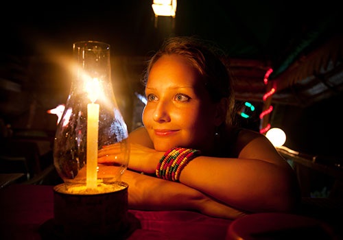 Hạn chế sử dụng đèn điện nếu không cần thiết.