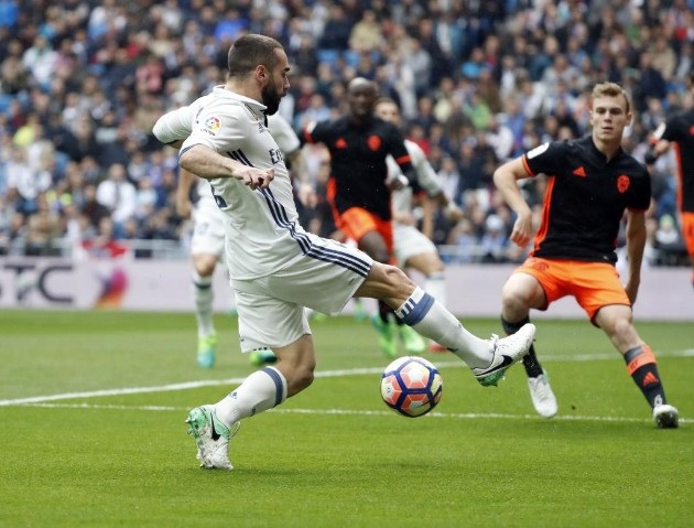 
Real Madrid phải rất nhọc nhằn mới hạ Valencia 2-1 tại Bernabeu

