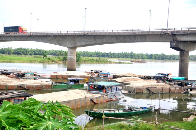 Thị trường cát leo thang ảnh hưởng lớn đến hoạt động xây dựng tại TPHCM (ảnh minh họa: Công Bính)