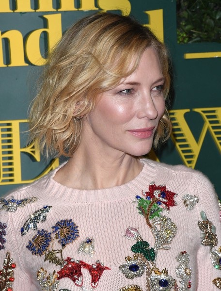 Cate Blanchett: 48 tuổi da vẫn căng mịn - 1
Cate Blanchett xinh đẹp và trẻ trung dự một lễ trao giải trong lĩnh vực kịch nói diễn ra tại London, Anh quốc ngày 3/12 vừa qua