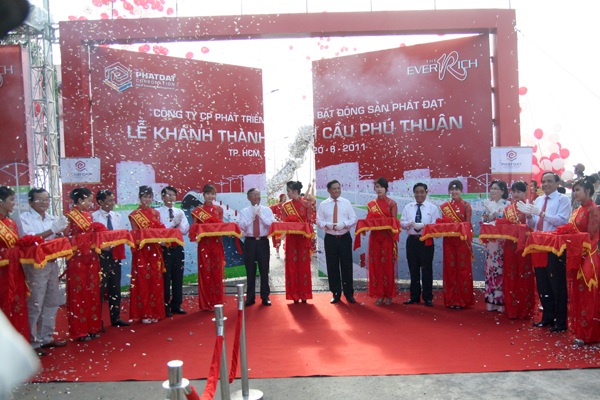 "Ông lớn" bất động sản với những dự án BT, BOT đầy tham vọng - 1 Lễ khánh thành cầu Phú Thuận Quận 7
