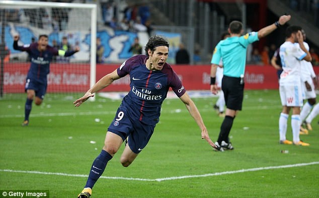 Neymar bị đuổi vì thiết đầu công, PSG hút chết ở Ligue 1 - 2 Rất may, Cavani đã rực sáng, giúp cho PSG giành 1 điểm