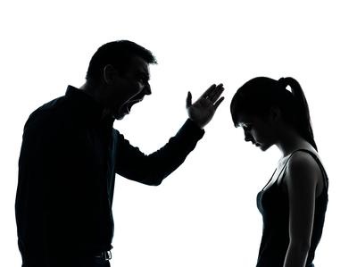 Cha giết con gái 15 tuổi vì dám... có bạn trai - 1 Chỉ vì không muốn con gái mình có bạn trai mà người cha đã đánh đập con gái mình đến chết (Ảnh minh họa)