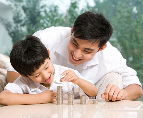 Cha mẹ Việt cần làm gì để giáo dục con thông minh về tài chính - 1
Dạy con cách làm chủ đồng tiền nói một cách ngắn gọn là dạy 5 bài học: Kiếm tiền – Đầu Tư -Tiêu Tiền – Tiết Kiệm - Từ Thiện.