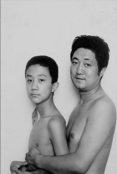 Bức ảnh năm 1998. Tian Li cho biết cha mình đã làm nhiều nghề để kiếm sống trước khi trở thành một giảng viên ngành nghệ thuật