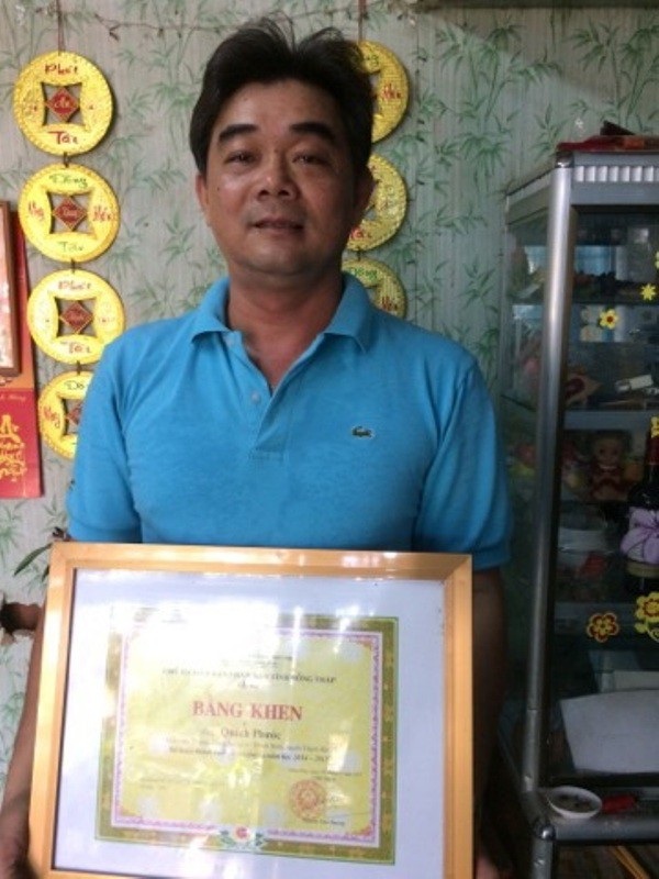 Thầy giáo dạy Toán trường huyện đa tài - 3 Nhiều năm liền thầy Quách Phước đạt nhiều thành tích cao trong dạy học và các môn thể thao văn nghệ và hoạt động công đoàn...