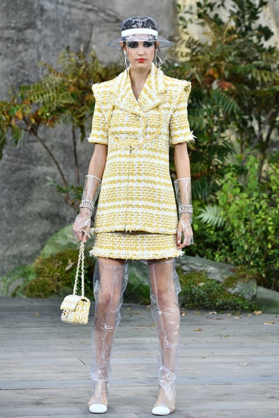 Chanel lăng xê chất liệu nhựa tại tuần lễ thời trang Paris - 21