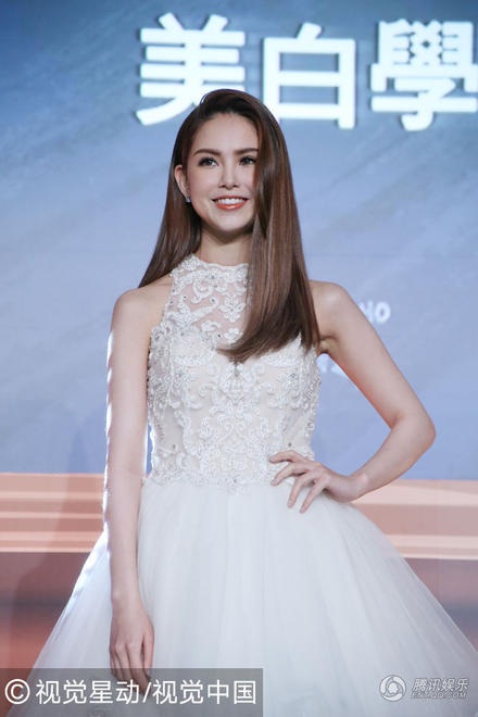 
Hannah tái xuất trong một sự kiện hiếm hoi vào năm 2016. Không lâu sau đó, cô lại lặng lẽ biến mất khỏi làng giải trí. Bạn bè của người đẹp lai cho hay, cô luôn muốn sinh thật nhiều con và Châu Kiệt Luân cũng vậy. Ngôi sao ca nhạc xứ Đài từng tâm sự, anh muốn có cả một đội bóng với người phụ nữ mà mình yêu thương.
