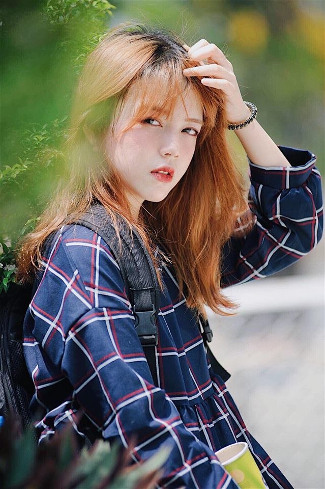 Nữ sinh Sài Gòn sở hữu vẻ đẹp lạ như hot girl Thái Lan, Hàn Quốc - 4 Châu Thư cao 1m60, cân nạng khoảng 46kg. Cô là người mẫu của một số shop thời trang Sài thành có phong cách trẻ trung tuổi teen.