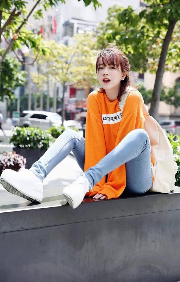 Nữ sinh Sài Gòn sở hữu vẻ đẹp lạ như hot girl Thái Lan, Hàn Quốc - 1 Võ Xuân Châu Thư, sinh năm 1998, hiện đang học chuyên ngành Kinh Doanh Quốc tế của Đại học Hoa Sen, TP.HCM.