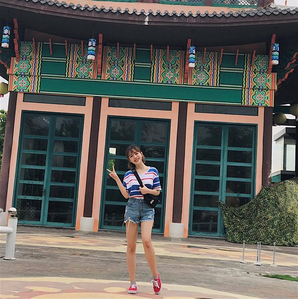 Nữ sinh Sài Gòn sở hữu vẻ đẹp lạ như hot girl Thái Lan, Hàn Quốc - 9 Khi Thư ra đường thường bị nhận nhầm là du khách nước ngoài bởi gương mặt của cô có nhiều nét khá lạ.
