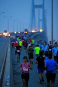 Đánh dấu mốc 25 năm lịch sử marathon thành công - 5 Với số lượng VĐV tăng mạnh đồng thời với việc mở rộng đường chạy Full Marathon - 42Km, đã và đang có sức hút lớn không chỉ tại Việt Nam và hứa hẹn trở thành hoạt động thể thao – du lịch nổi bật của khu vực.