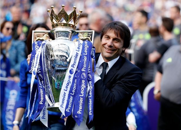 Màn nhận cúp vô địch Premier League rực rỡ của Chelsea - 8
Conte đã có danh hiệu vô địch đầu tiên cùng Chelsea. Ông là huấn luyện viên thứ ba vô địch cùng Chelsea ở kỷ nguyên Premier League, sau Mourinho và Ancelotti