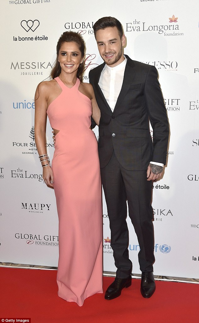 
Cheryl và Liam công khai hò hẹn vào cuối năm 2015.
