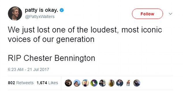 Sao và fan “rúng động” vì sự ra đi của Chester Bennington - 10
Những dòng trạng thái bày tỏ sự tiếc thương về sự ra đi của Chester tràn ngập mạng xã hội những giờ qua.