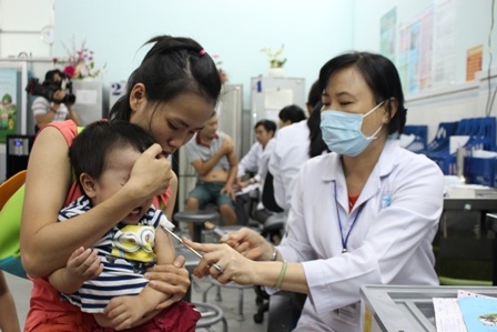 Bên cạnh diệt muỗi, phòng muỗi đốt, chích ngừa là giải pháp hiệu quả tránh nguy cơ mắc viêm não Nhật Bản