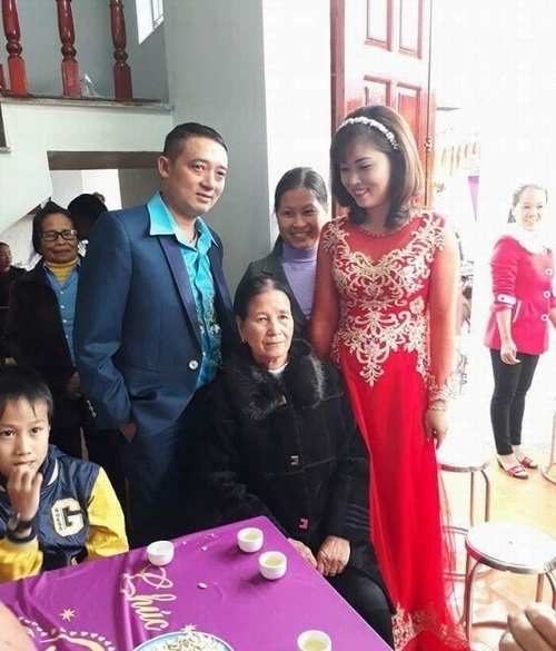 Chiến Thắng bất ngờ tái hôn với người vợ vừa ly hôn chưa đầy 3 tháng - 2 Ảnh cưới trước đây của nam danh hài và vợ 9x.