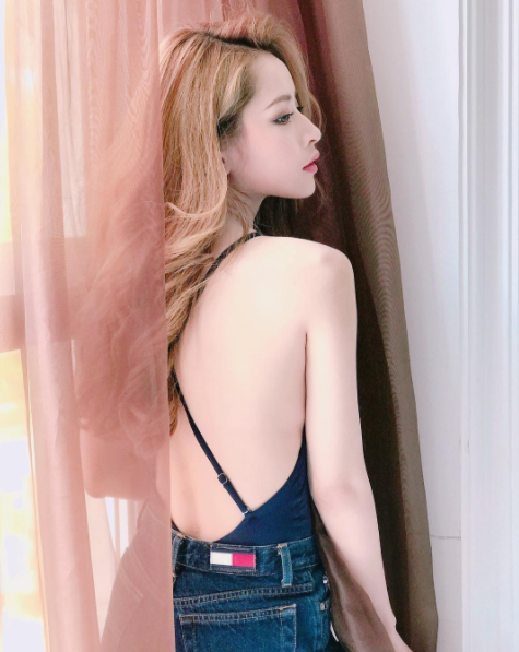 Chi Pu trở thành hot girl Việt cán mốc 2 triệu người theo dõi trên Instagram - 7 Chi Pu trở thành hot girl Việt cán mốc 2 triệu người theo dõi trên Instagram - 7