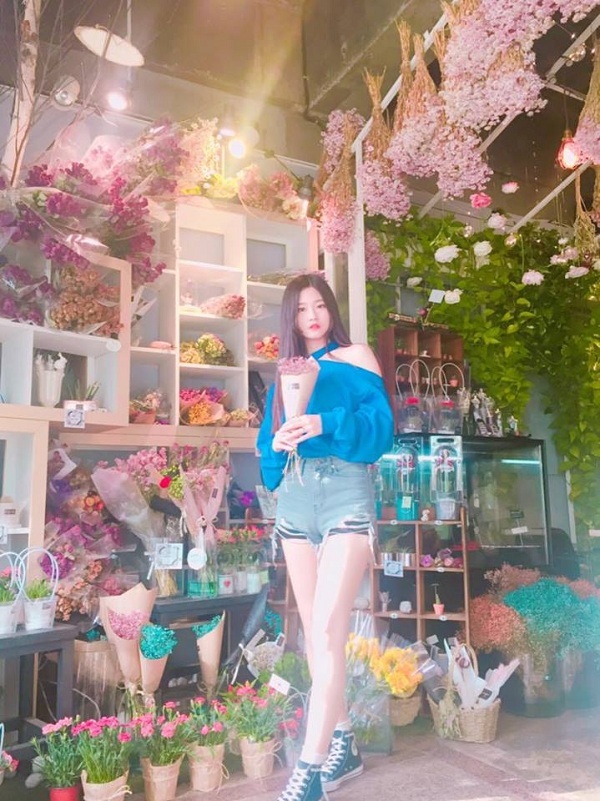“Hot girl ván trượt” gây sốt cộng đồng mạng - 14 “Hot girl ván trượt” gây sốt cộng đồng mạng - 14