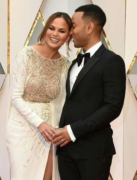 “Bà xã” John Legend lên tiếng về khoảnh khắc ngủ gật trong lễ trao giải Oscar - 4 “Bà xã” John Legend lên tiếng về khoảnh khắc ngủ gật trong lễ trao giải Oscar - 4