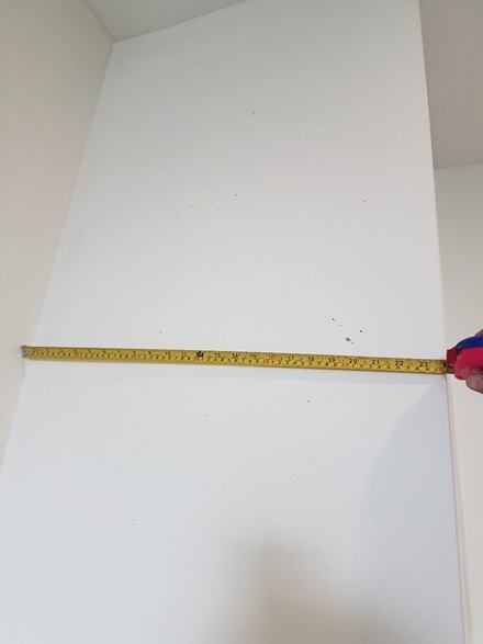 
Theo quy định của Bộ Xây dựng và hợp đồng mua bán căn hộ, phần hộp kỹ thuật là phần diện tích sử dụng chung nhưng lại được chủ đầu tư cho vào phần diện tích sàn căn hộ nhằm lấp đầy diện tích các căn hộ bị hụt.
